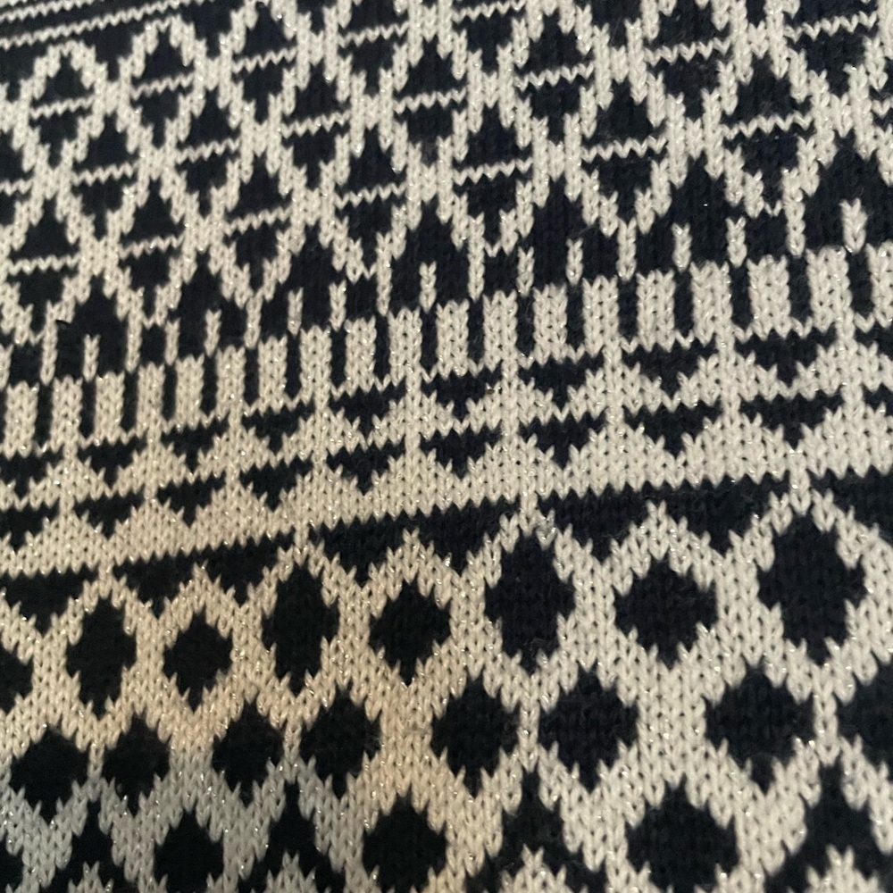 Gloria Vanderbilt Navy and White Patterned Turtleneck Sweater - Picture 8 of 8